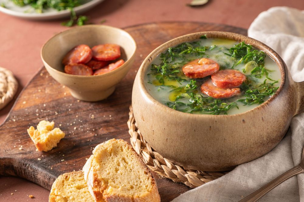 Caldo Verde Soup with crust bread